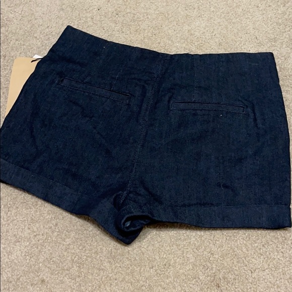 Shorts - Picture 2 of 4